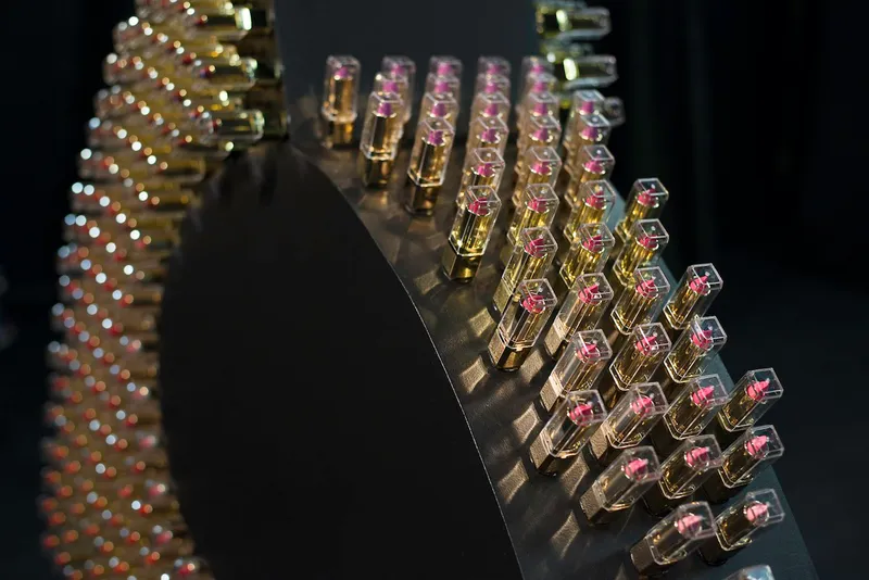 Art object made of contemporary cosmetics 'Courage' — detail photo 12