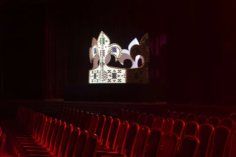 Art installation made from used coffee pods — Crown — detail photo 19