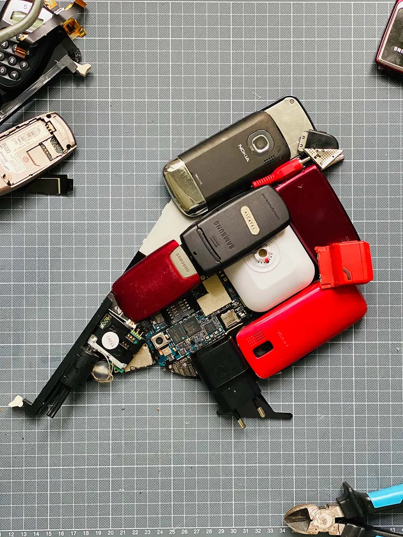 Electronic waste art: birds made of used electronics — detail photo 14
