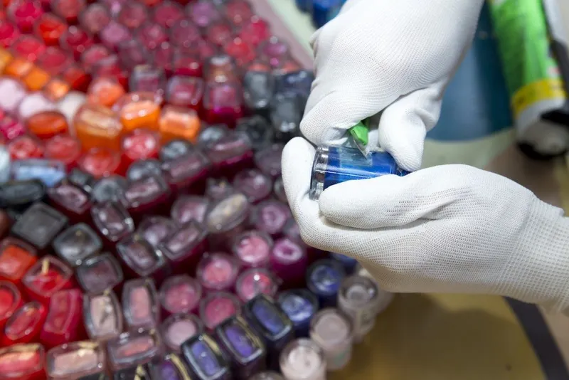 Glass Blowing: art made of used cosmetics — detail photo 10
