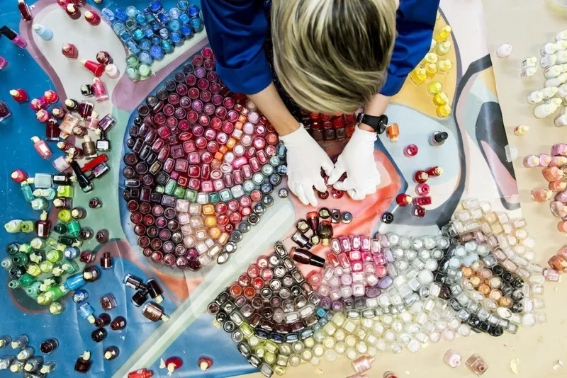 Glass Blowing: art made of used cosmetics — detail photo 5