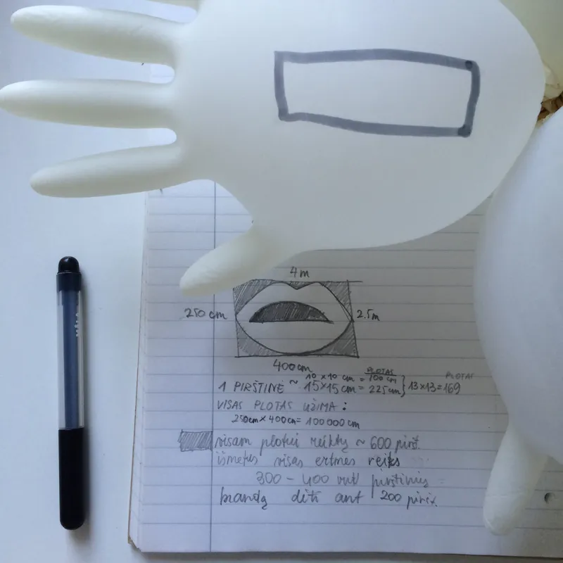 Inflated latex gloves art installation Puffy Lips — detail photo 1