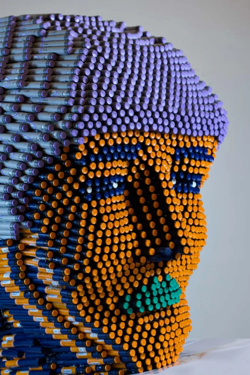 Insulin syringes art sculpture Diabetes — detail photo 19