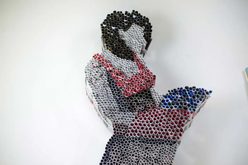 Magazine sculpture Reading Woman — detail photo 13