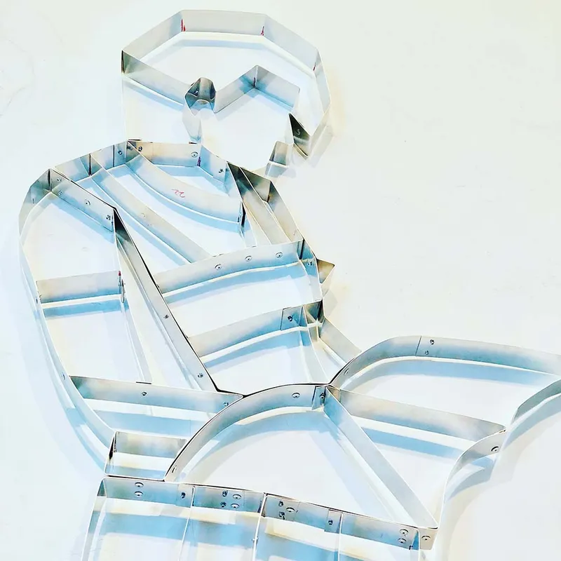 Magazine sculpture Reading Woman — detail photo 7