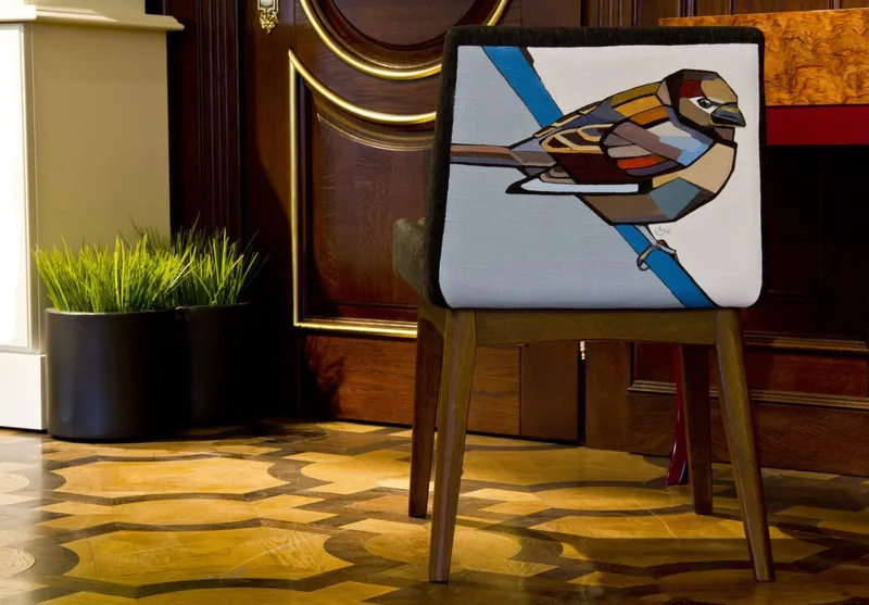 Paintings on furniture — detail photo 5